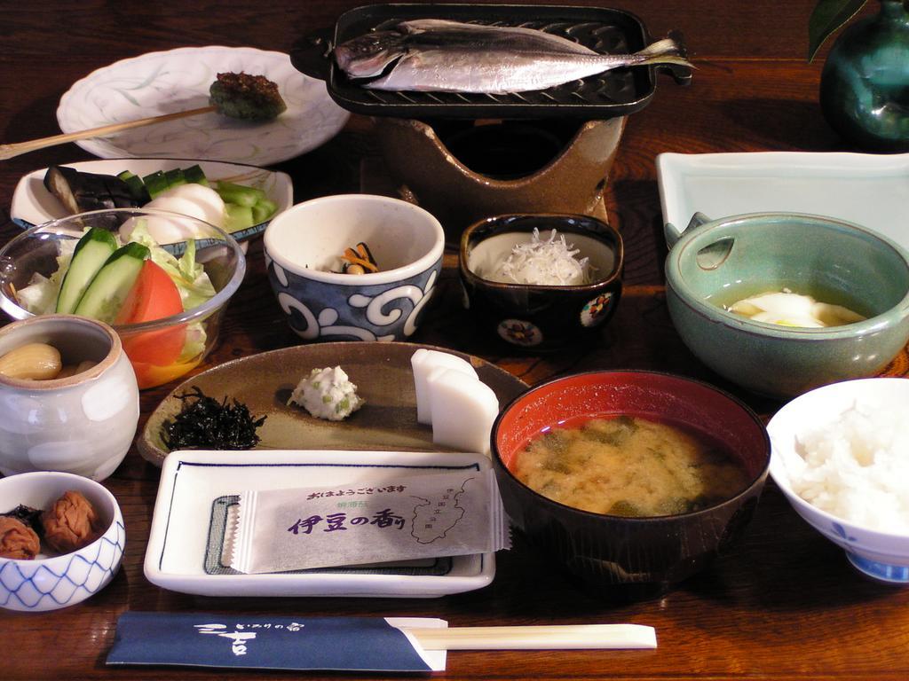 Hôtel Irorino Yado Sankichi à Izu  Extérieur photo